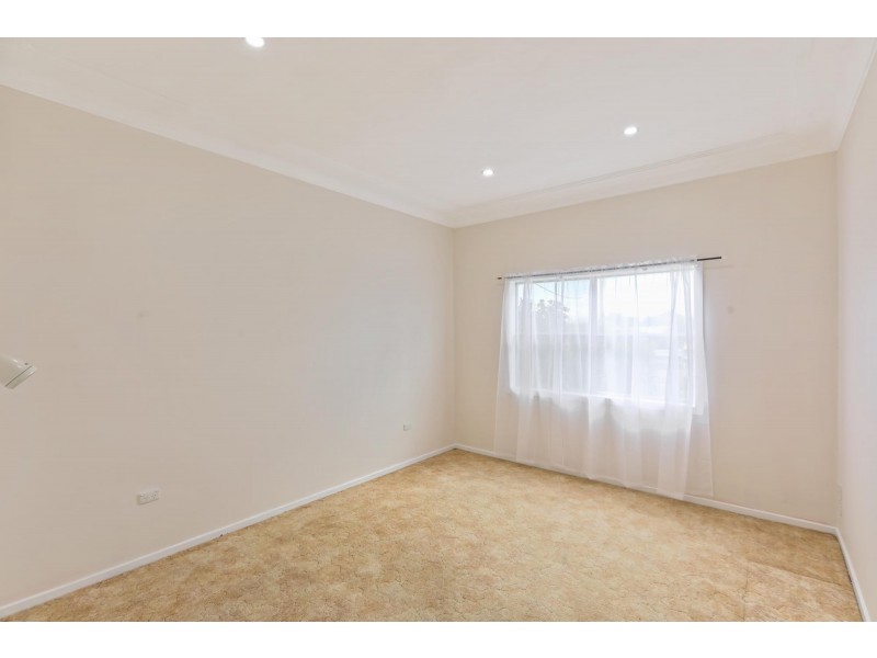 4 Little Church Street, Bega NSW 2550