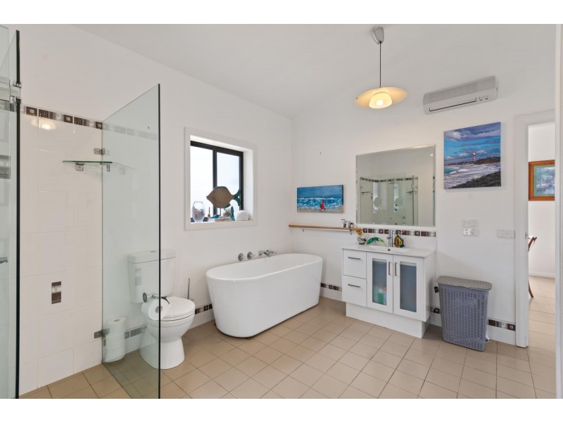 120 Max Slater Drive, Bega NSW 2550