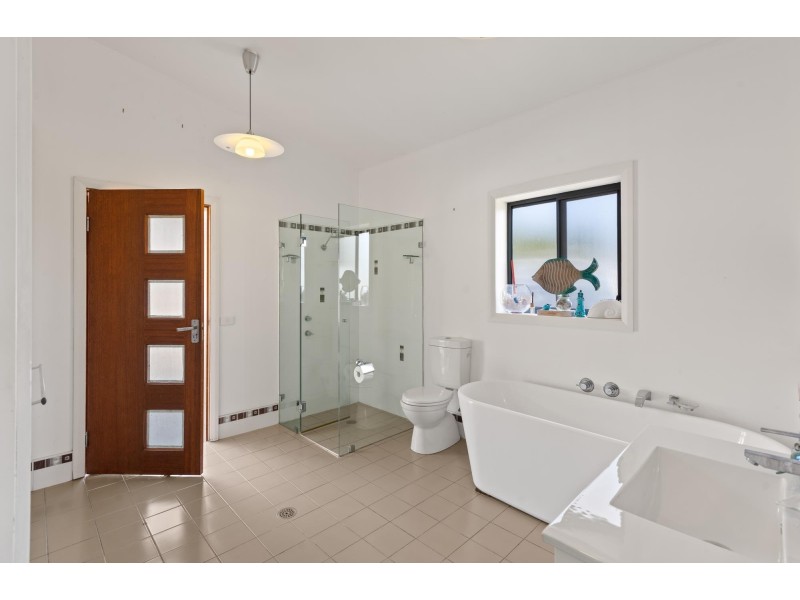 120 Max Slater Drive, Bega NSW 2550