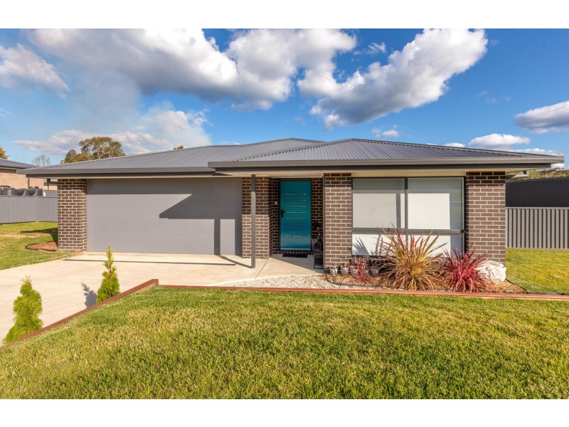 7 Kurrajong Crescent, Kalaru NSW 2550