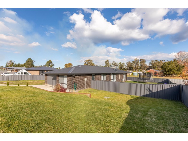 7 Kurrajong Crescent, Kalaru NSW 2550