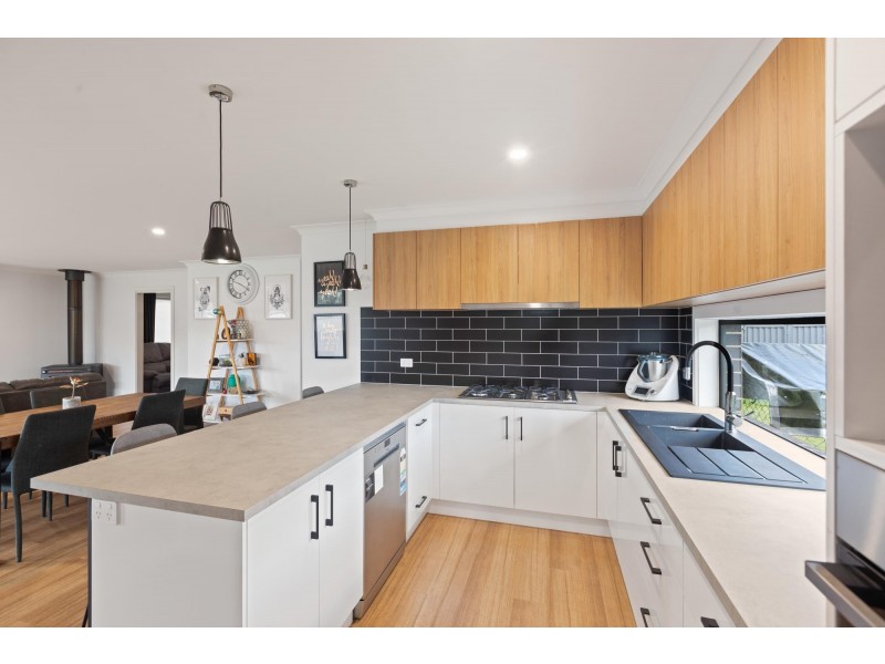 7 Kurrajong Crescent, Kalaru NSW 2550