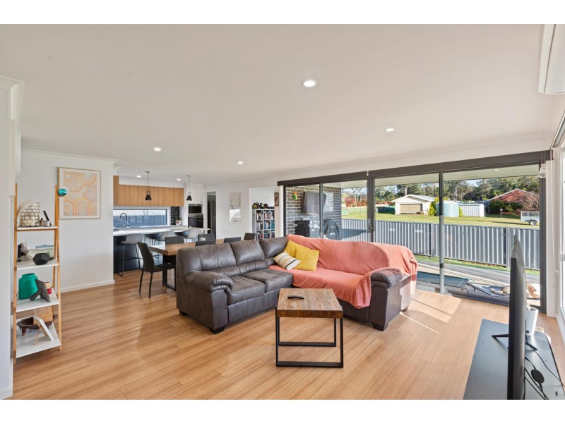 7 Kurrajong Crescent, Kalaru NSW 2550