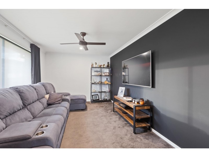 7 Kurrajong Crescent, Kalaru NSW 2550