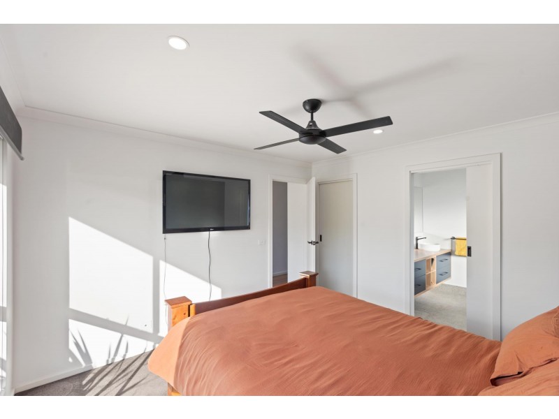 7 Kurrajong Crescent, Kalaru NSW 2550