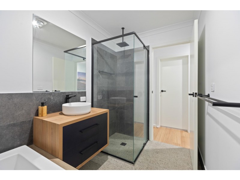 7 Kurrajong Crescent, Kalaru NSW 2550