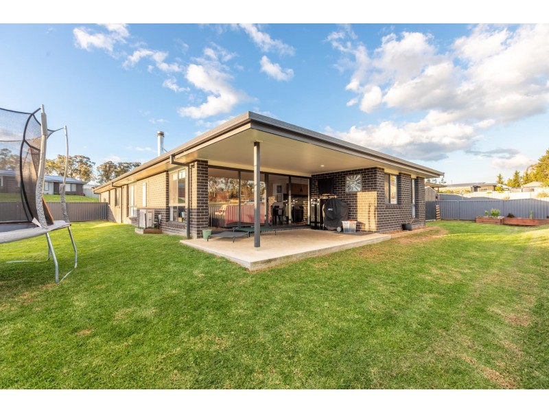 7 Kurrajong Crescent, Kalaru NSW 2550