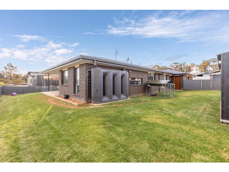 7 Kurrajong Crescent, Kalaru NSW 2550
