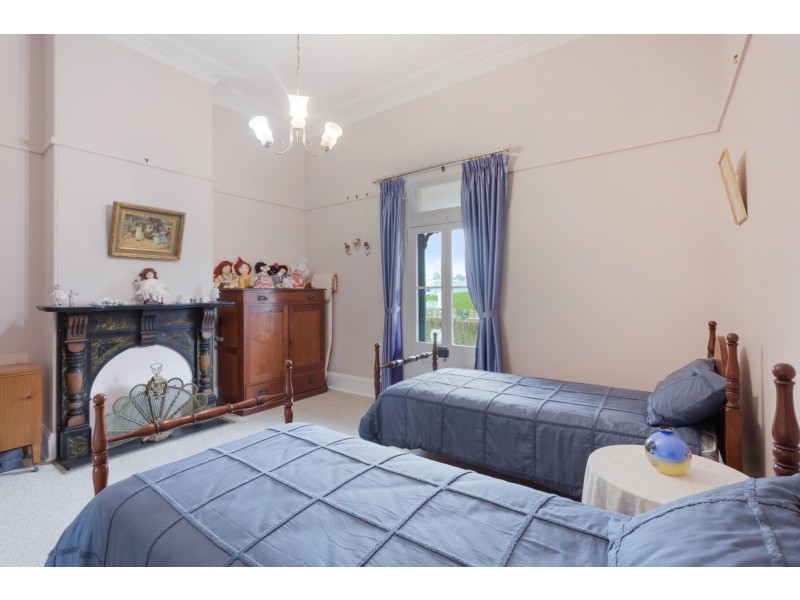 34 Tathra Road, Bega NSW 2550