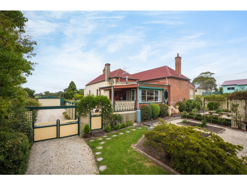 34 Tathra Road, Bega NSW 2550