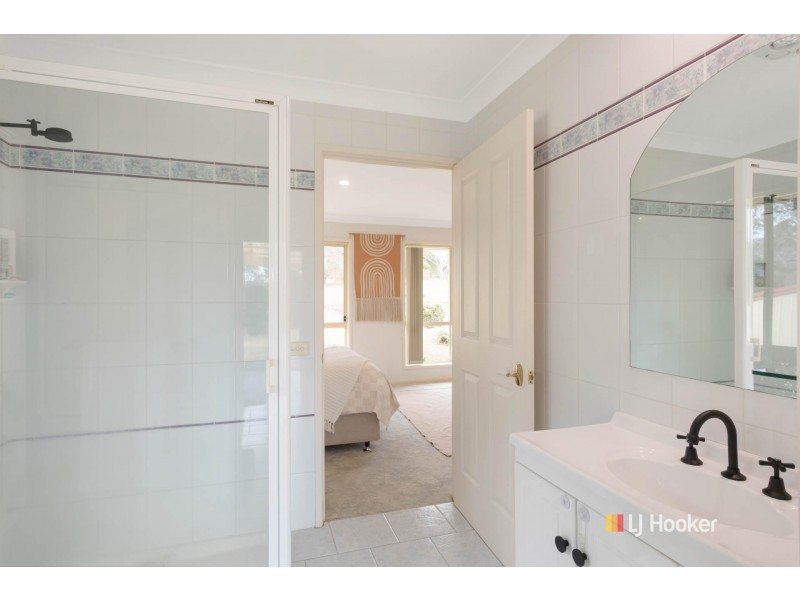 8 Cabarita Lane, Bega NSW 2550