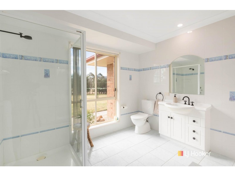 8 Cabarita Lane, Bega NSW 2550