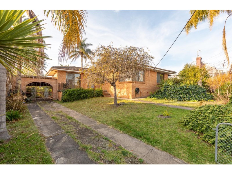 13 Prospect Street, Bega NSW 2550