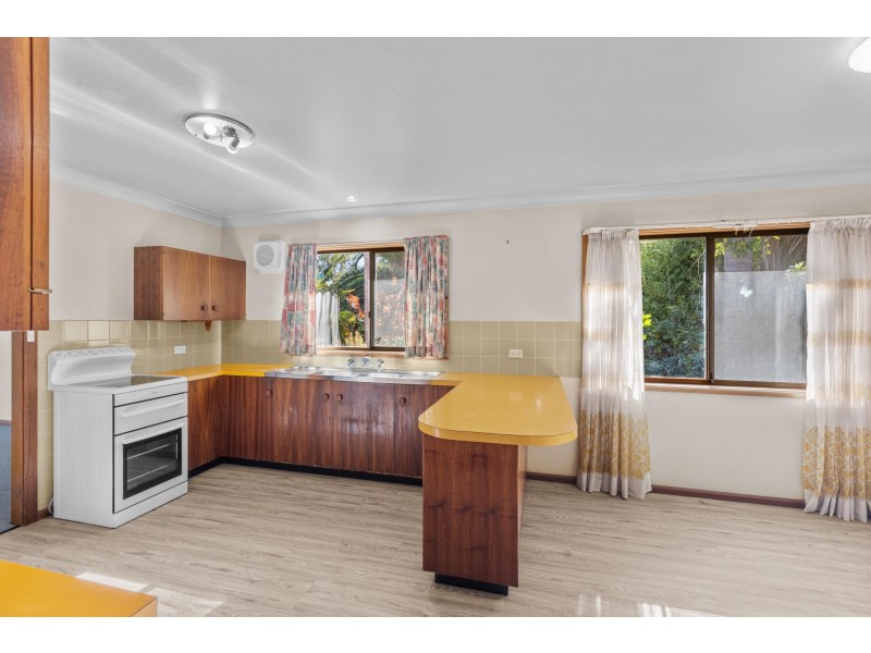 13 Prospect Street, Bega NSW 2550