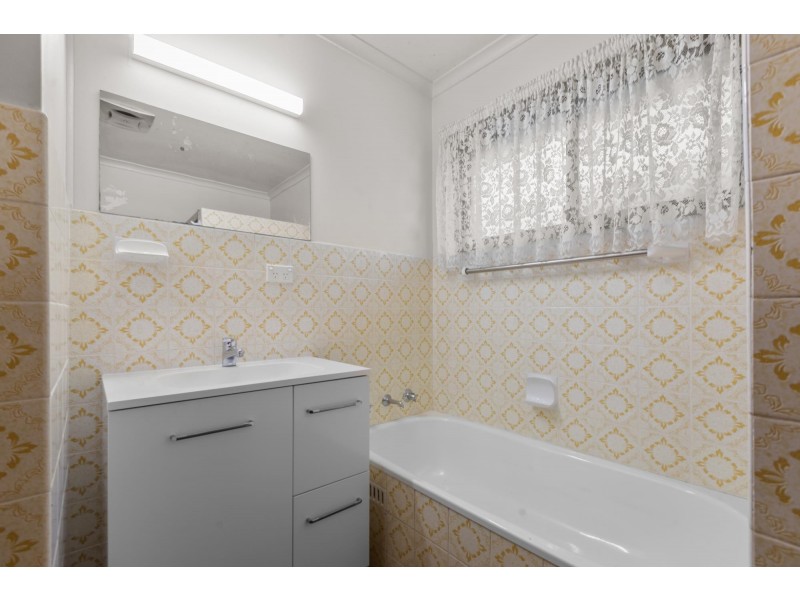 13 Prospect Street, Bega NSW 2550