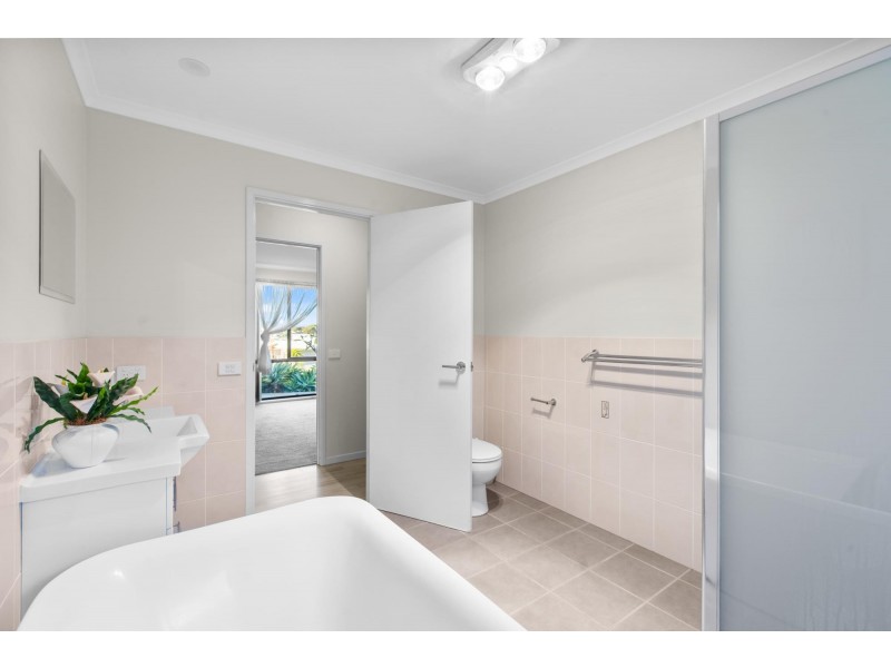 54B The Dress Circle, Tura Beach NSW 2548