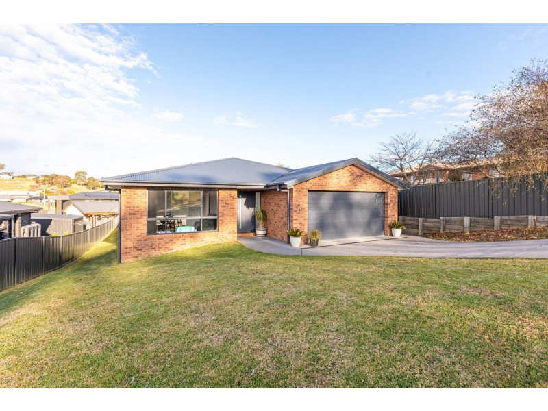 44 Lynjohn Drive, Bega NSW 2550