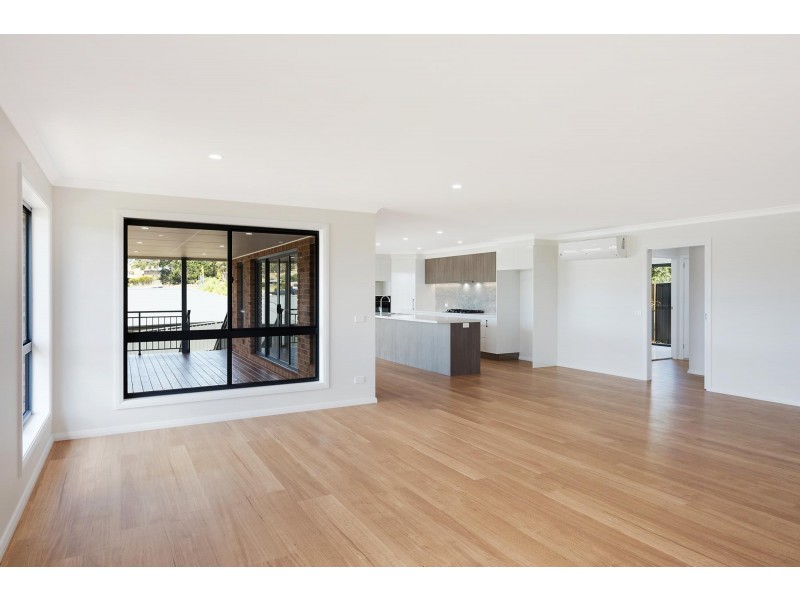 44 Lynjohn Drive, Bega NSW 2550