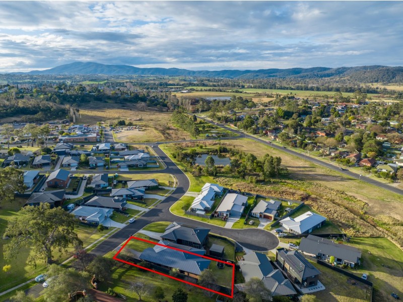 44 Lynjohn Drive, Bega NSW 2550