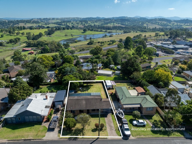 13 Mecklenberg Street, Bega NSW 2550