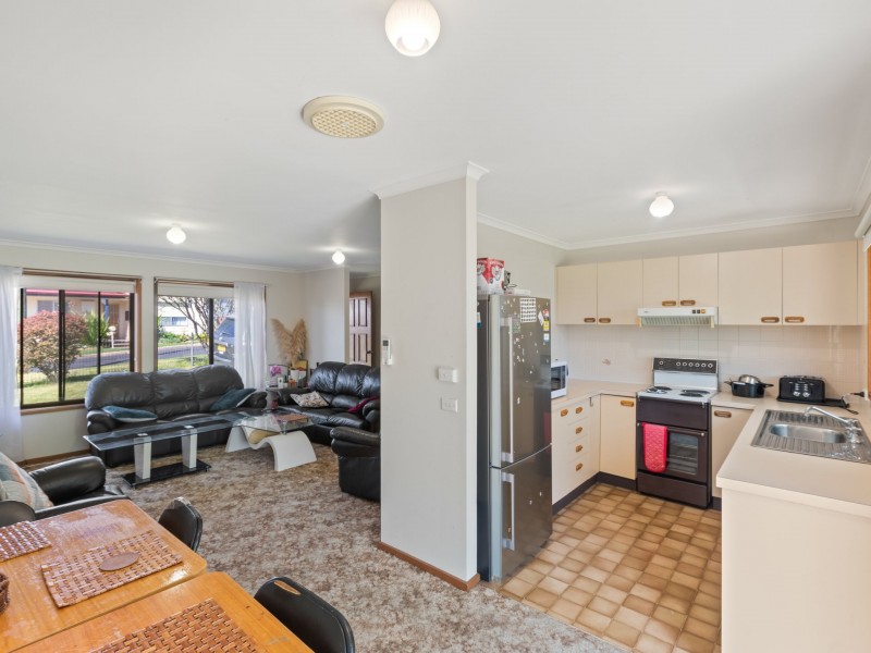 13 Mecklenberg Street, Bega NSW 2550