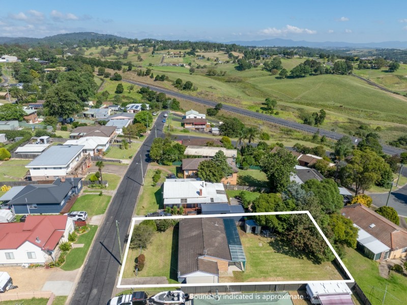 13 Mecklenberg Street, Bega NSW 2550