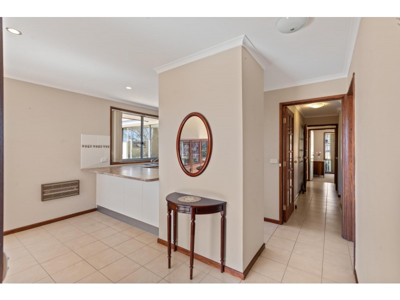 87 Lynjohn Drive, Bega NSW 2550