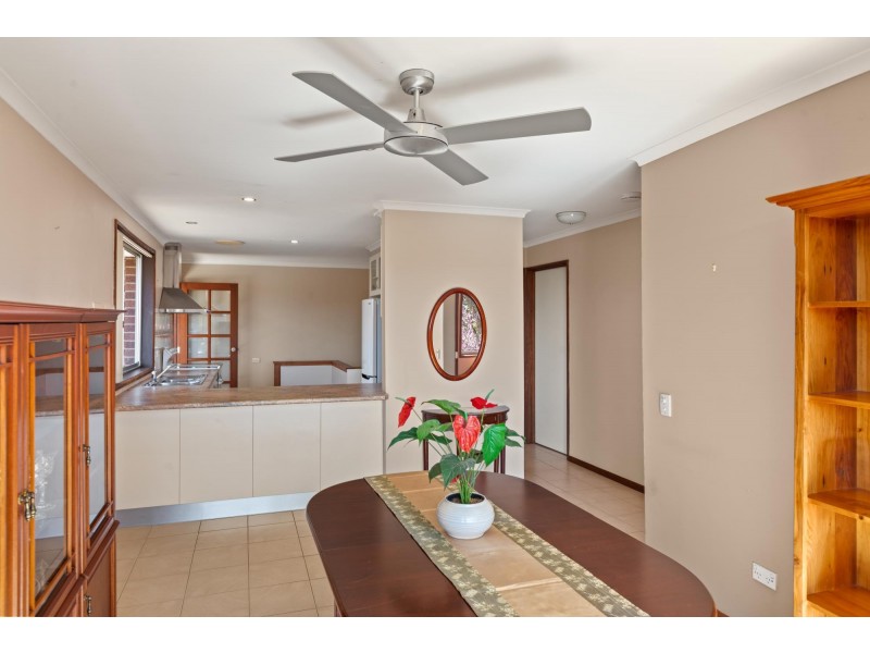 87 Lynjohn Drive, Bega NSW 2550