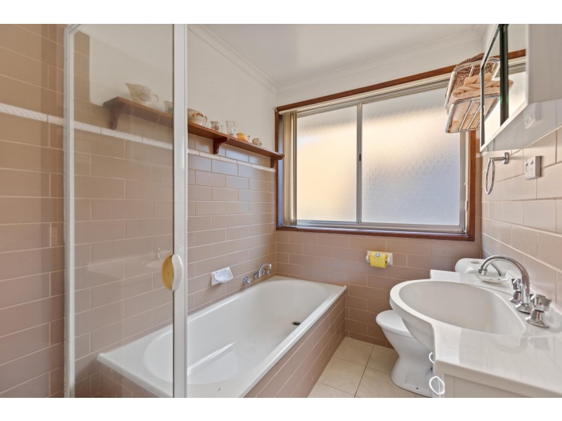 87 Lynjohn Drive, Bega NSW 2550