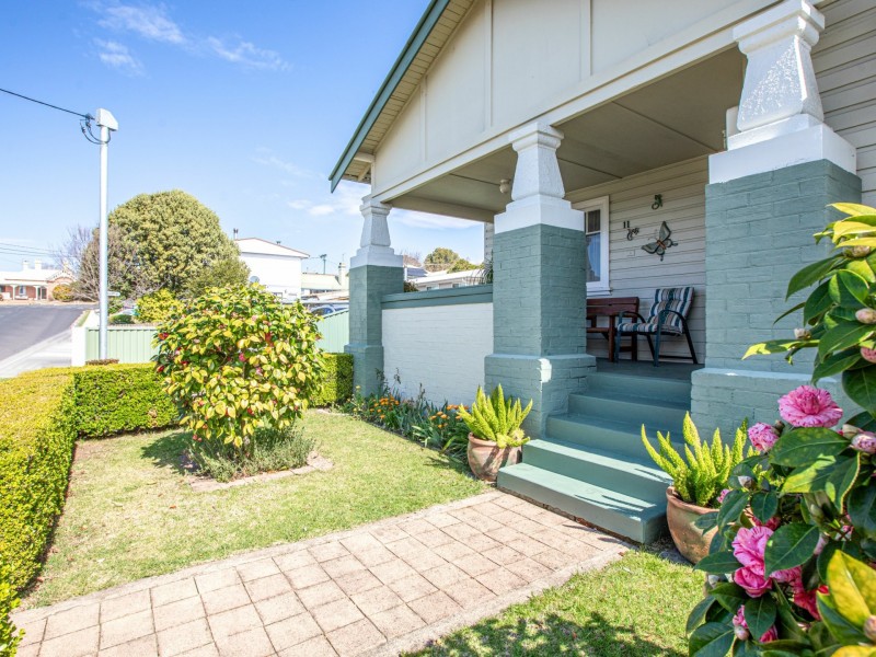11 Gordon Street, Bega NSW 2550