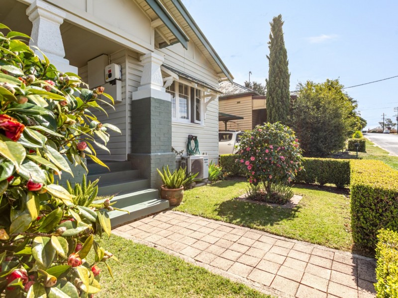 11 Gordon Street, Bega NSW 2550