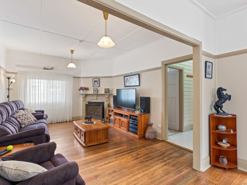 11 Gordon Street, Bega NSW 2550