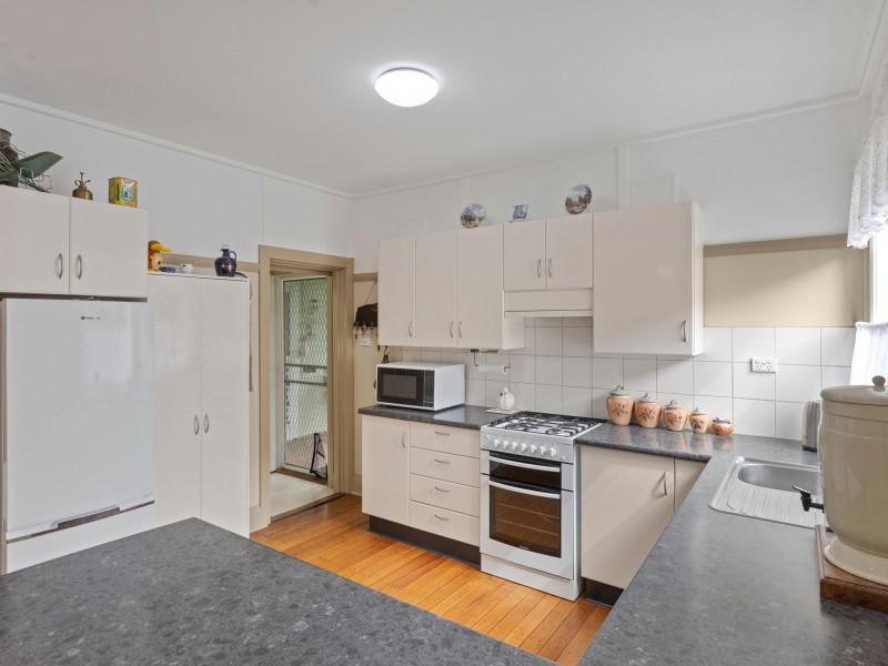 11 Gordon Street, Bega NSW 2550