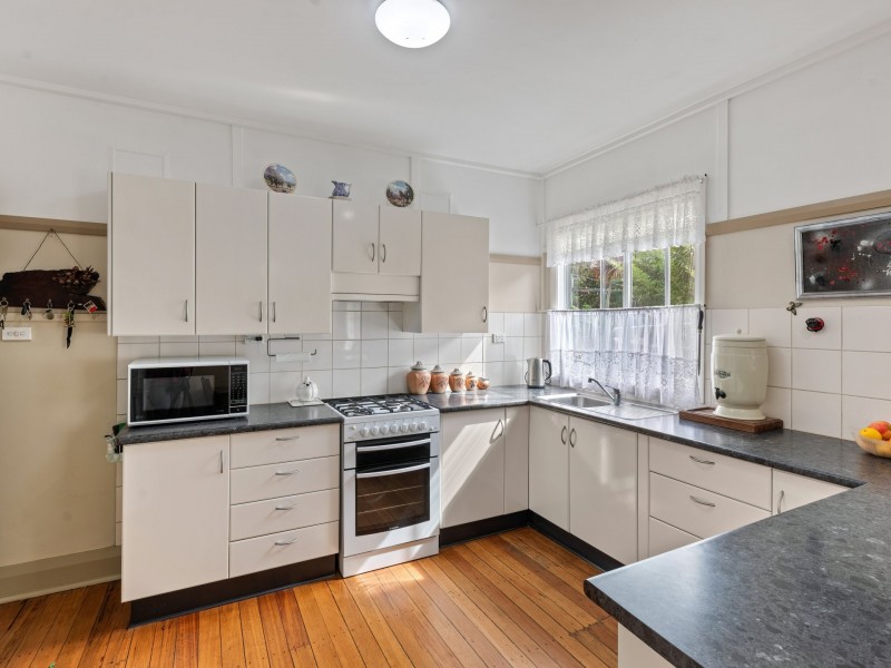 11 Gordon Street, Bega NSW 2550