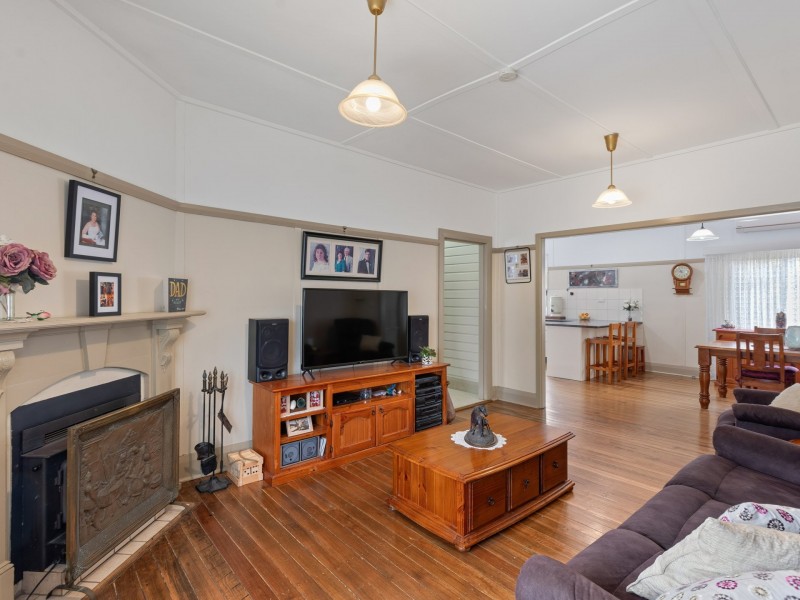 11 Gordon Street, Bega NSW 2550