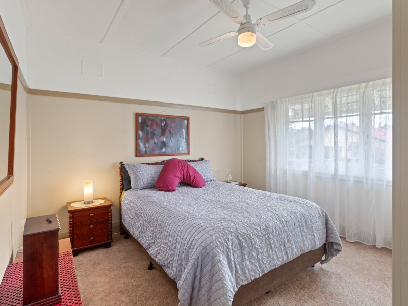 11 Gordon Street, Bega NSW 2550