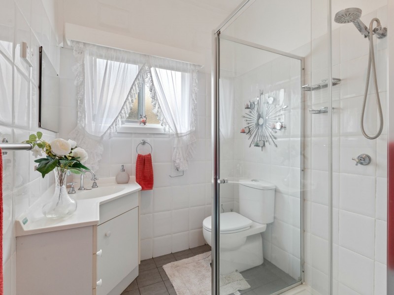 11 Gordon Street, Bega NSW 2550
