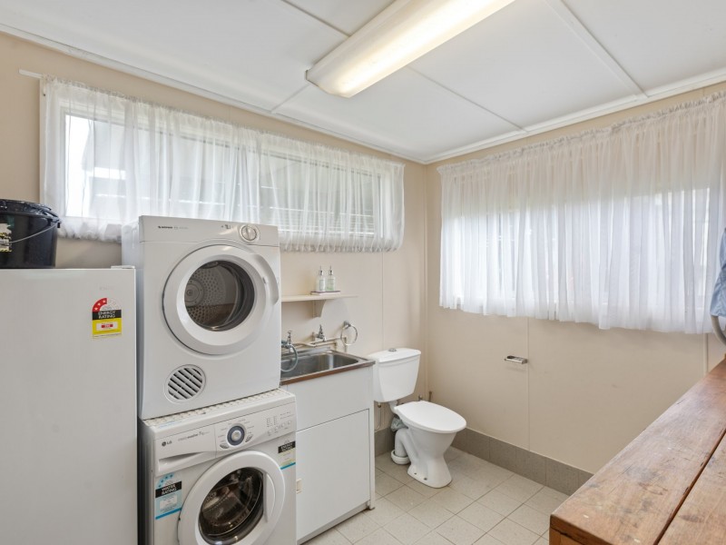 11 Gordon Street, Bega NSW 2550
