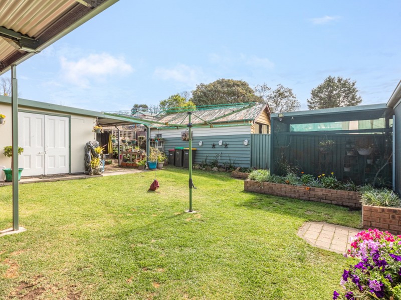11 Gordon Street, Bega NSW 2550