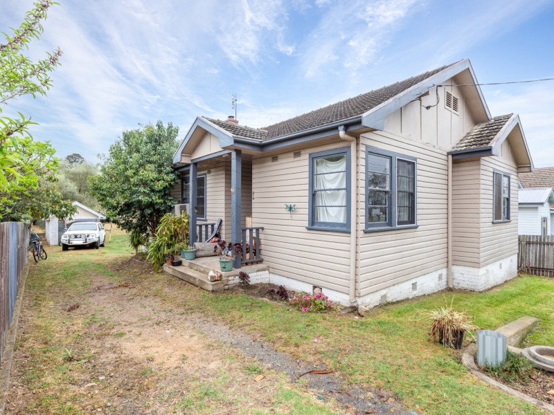 35 Upper Street, Bega NSW 2550