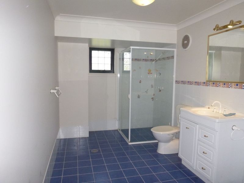 1/50 Lynjohn Drive, Bega NSW 2550