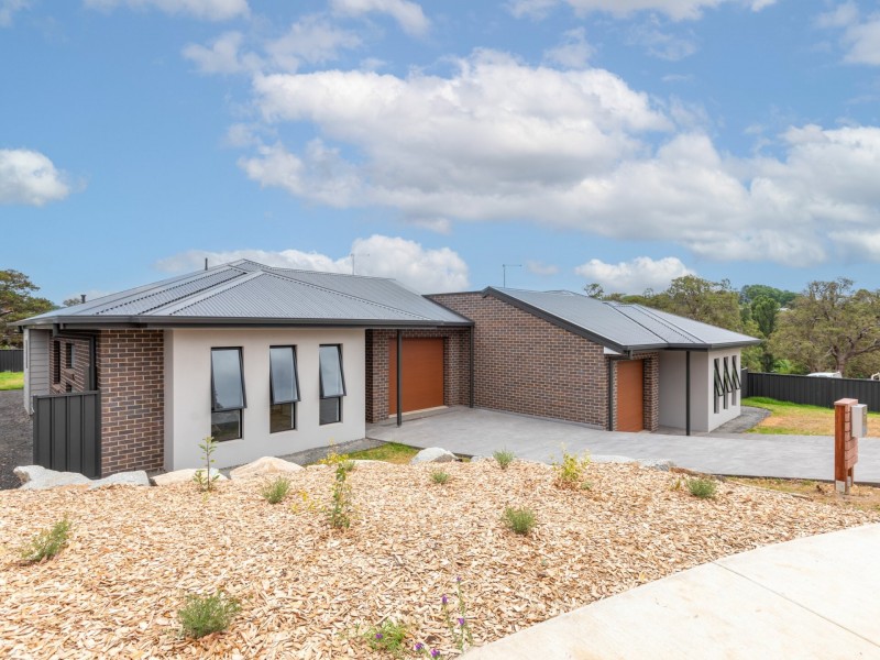 31a Sea Lace Place, Bega NSW 2550