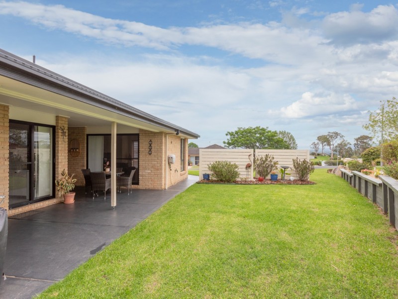 6 Yuin Place, Bega NSW 2550