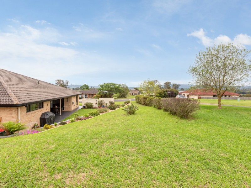 6 Yuin Place, Bega NSW 2550