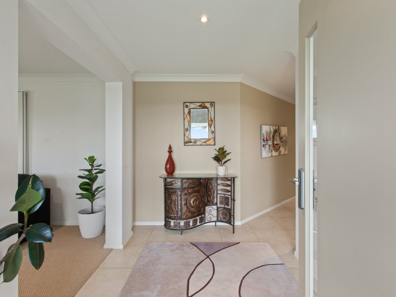 6 Yuin Place, Bega NSW 2550