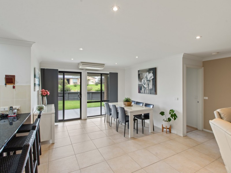 6 Yuin Place, Bega NSW 2550