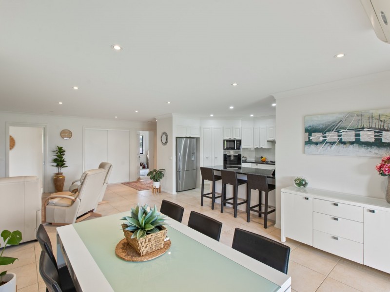 6 Yuin Place, Bega NSW 2550