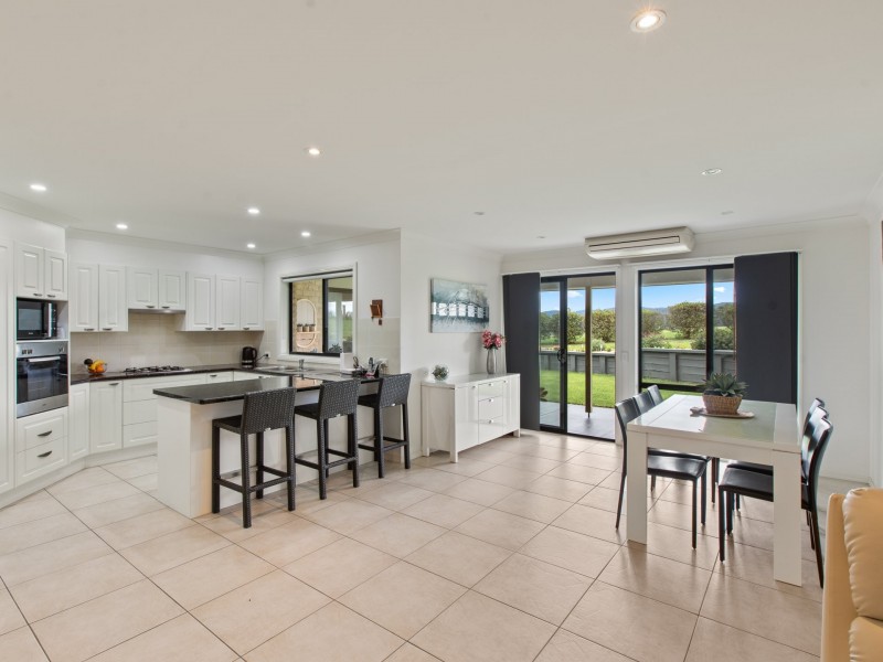 6 Yuin Place, Bega NSW 2550