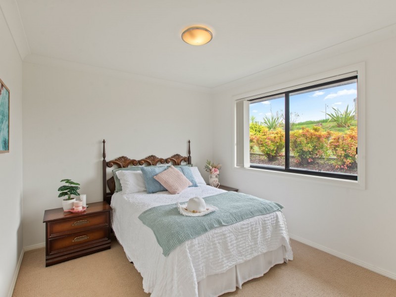 6 Yuin Place, Bega NSW 2550