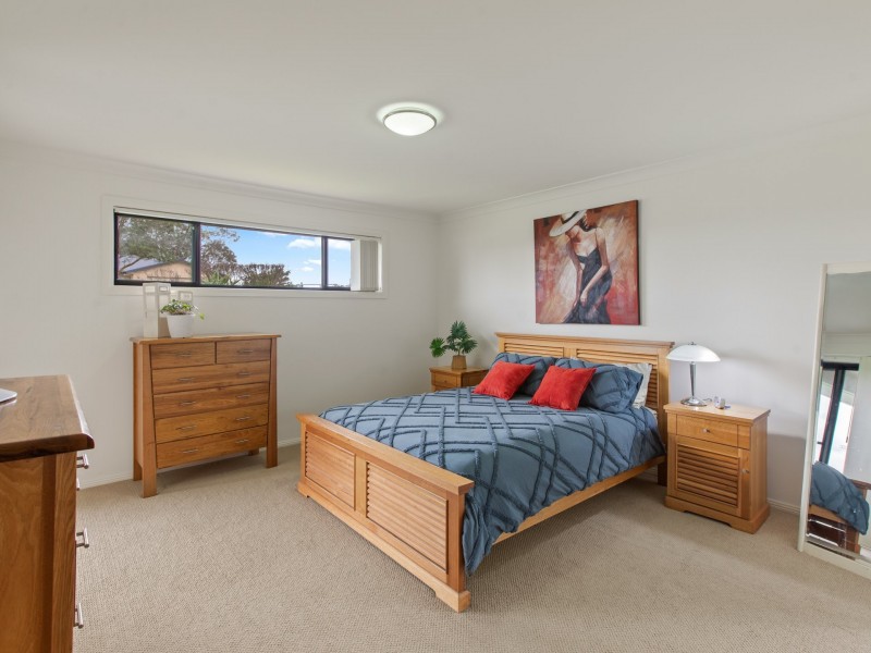 6 Yuin Place, Bega NSW 2550